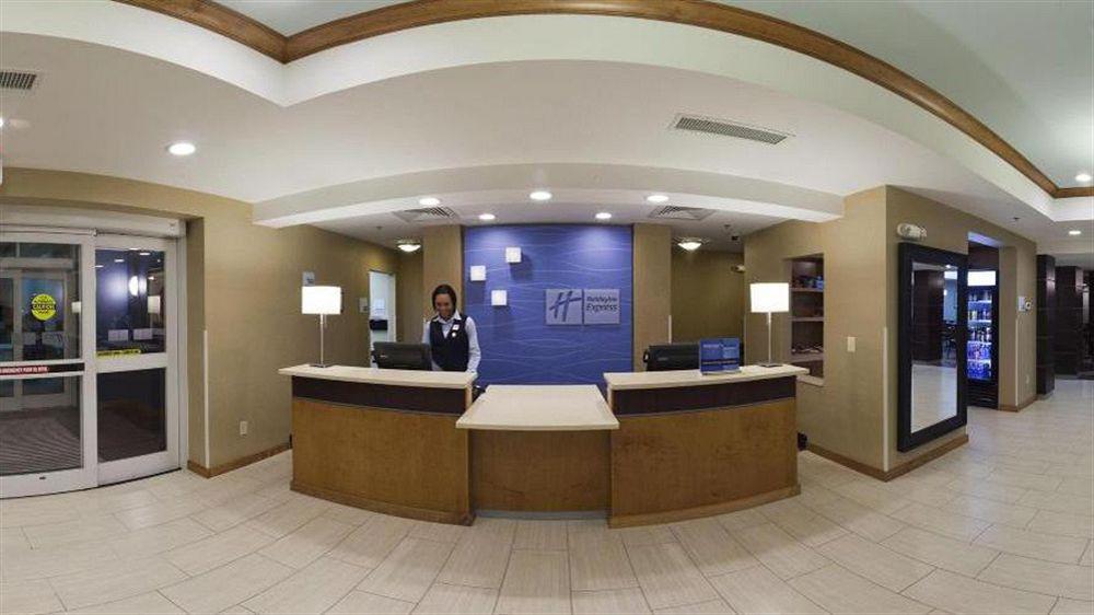 Holiday Inn Express & Suites Alexandria - Fort Belvoir By Ihg Εξωτερικό φωτογραφία